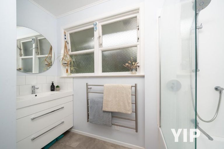 Photo of property in 7 Catherine Crescent, Paparangi, Wellington, 6037