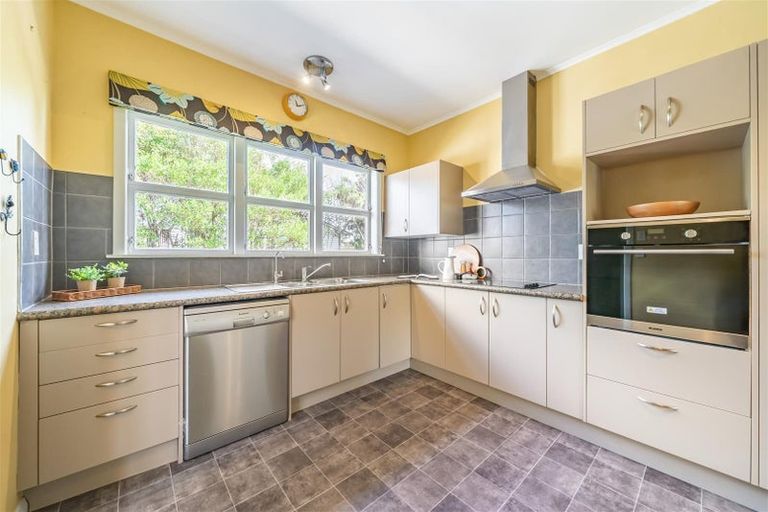 Photo of property in 37 Linwood Drive, Paraparaumu, 5032