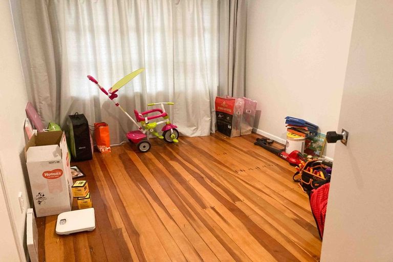 Photo of property in 9c Edwards Avenue, Henderson, Auckland, 0610