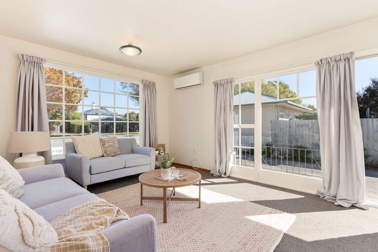 Photo of property in 1/400 Memorial Avenue, Burnside, Christchurch, 8053