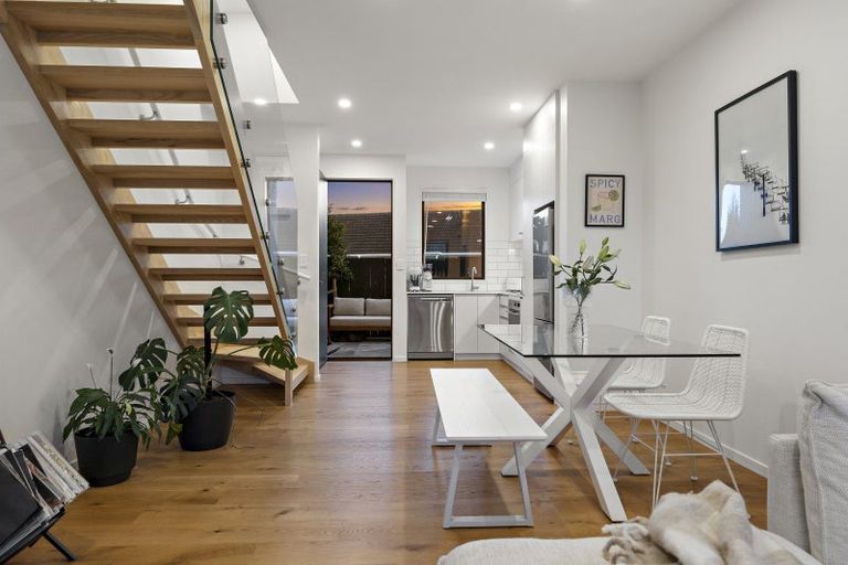 Photo of property in 12/82 East Coast Road, Milford, Auckland, 0620