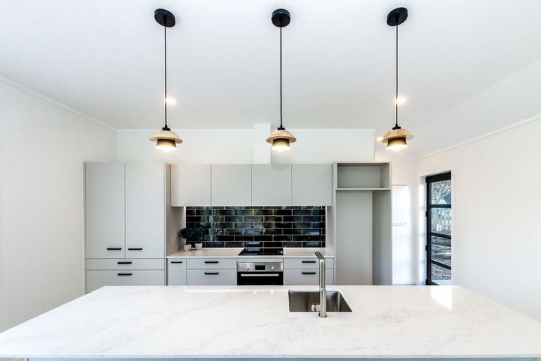 Photo of property in 42 Parkwood Avenue, Westgate, Auckland, 0614