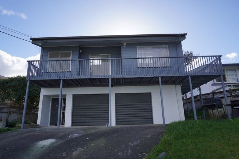 Photo of property in 8 Edgeworth Road, Glenfield, Auckland, 0629