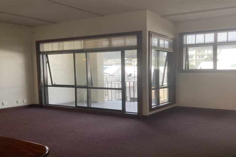 Photo of property in Pirie Street Townhouses, 28/35 Pirie Street, Mount Victoria, Wellington, 6011