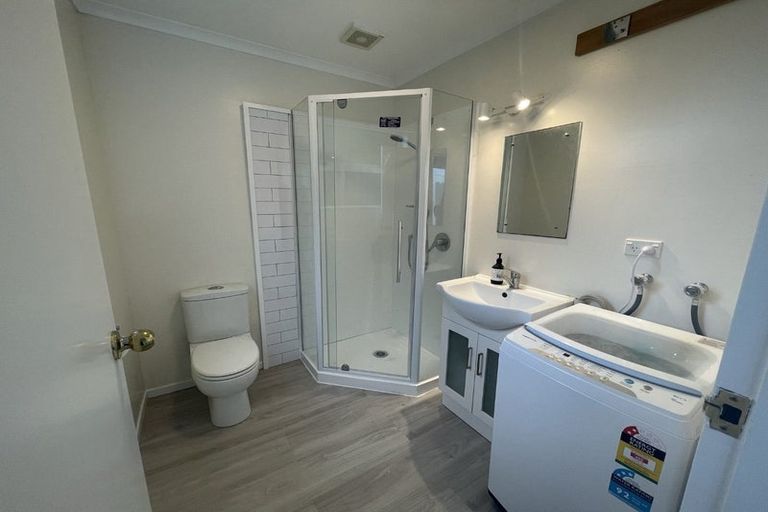 Photo of property in 12 Mataroa Avenue, Northland, Wellington, 6012