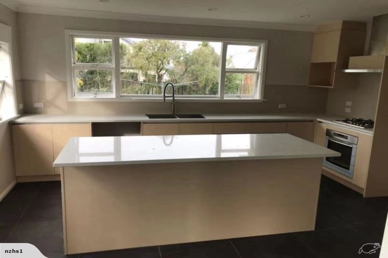 Photo of property in 52a Memorial Avenue, Ilam, Christchurch, 8053