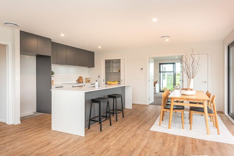 Photo of property in 18 Plover Avenue, Amberley, 7410