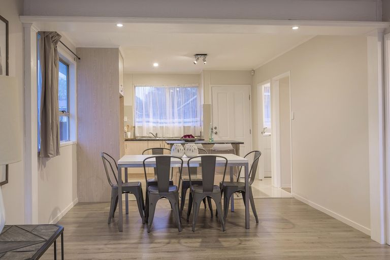 Photo of property in 27 Sandrine Avenue, Clover Park, Auckland, 2019