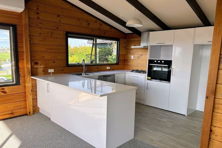 Photo of property in 26 Kauri Road, Stanmore Bay, Whangaparaoa, 0932