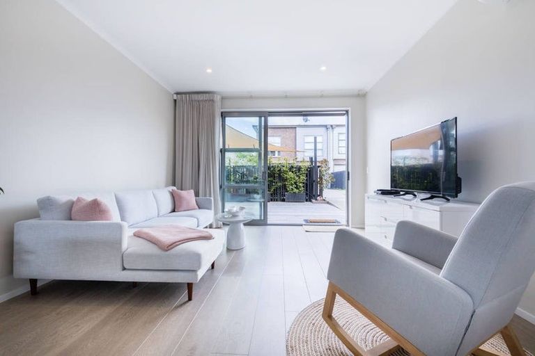 Photo of property in 14 Oioi Road, Hobsonville, Auckland, 0616