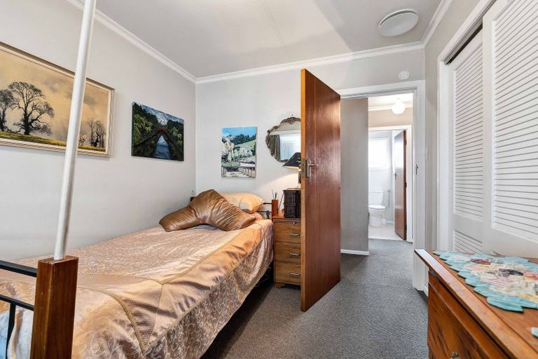 Photo of property in 8 Omata Road, Westown, New Plymouth, 4310