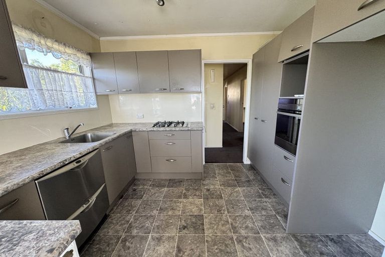 Photo of property in 1/23 Penruddocke Road, Half Moon Bay, Auckland, 2012