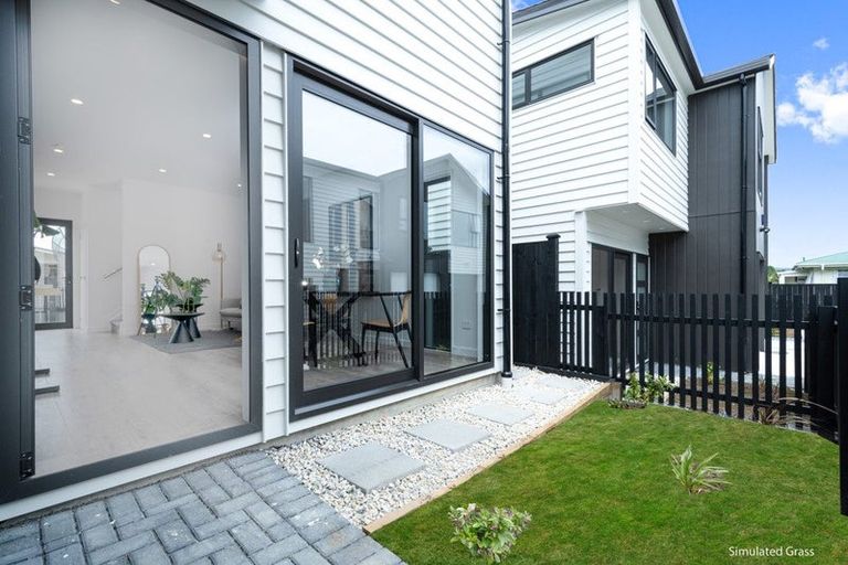 Photo of property in 7e Poto Street, Te Atatu South, Auckland, 0610