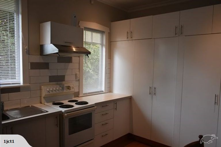 Photo of property in 510 Grove Road, Mayfair, Hastings, 4122