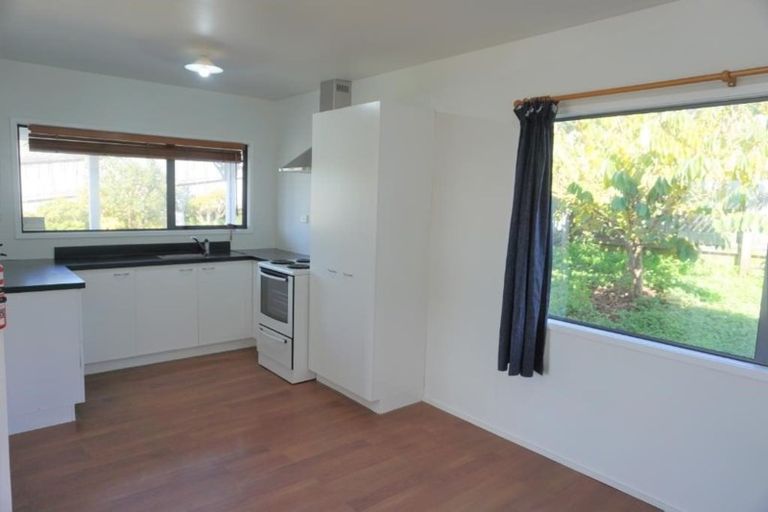 Photo of property in 1/100 Birkdale Road, Birkdale, Auckland, 0626