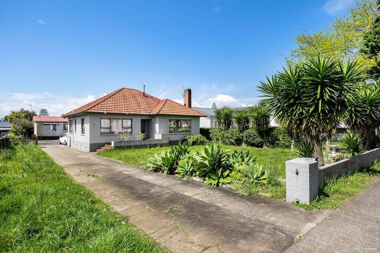 Photo of property in 56 Landscape Road, Papatoetoe, Auckland, 2025