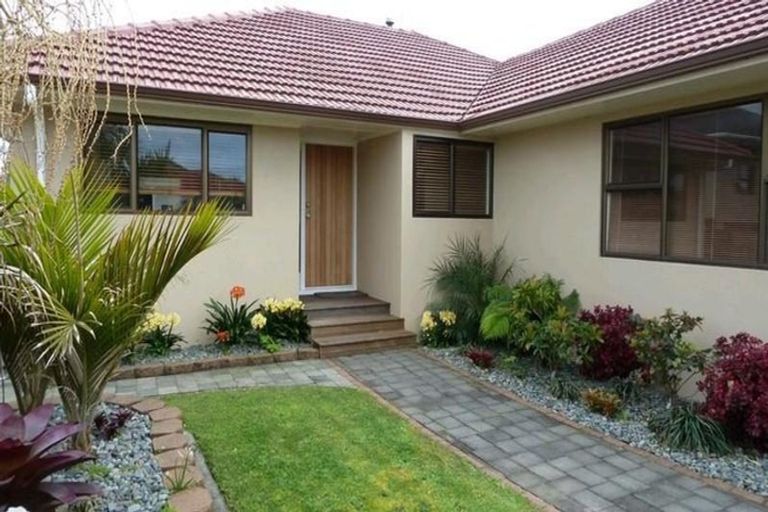 Photo of property in 11 Waller Avenue, Bucklands Beach, Auckland, 2012