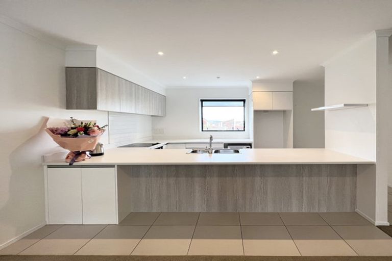 Photo of property in 217 Hobsonville Point Road, Hobsonville, Auckland, 0616