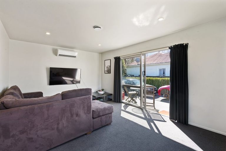 Photo of property in 64 Crofton Road, Harewood, Christchurch, 8051