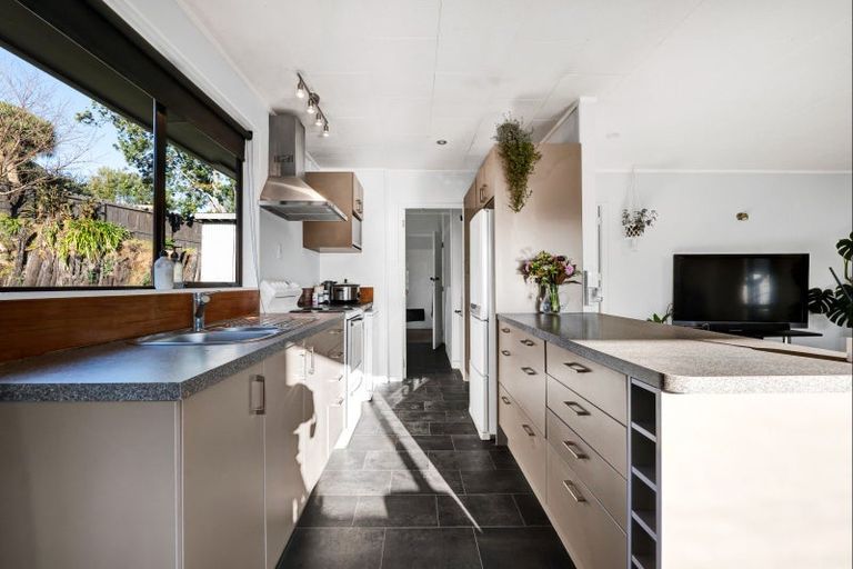 Photo of property in 5 Hobart Drive, Spotswood, New Plymouth, 4310