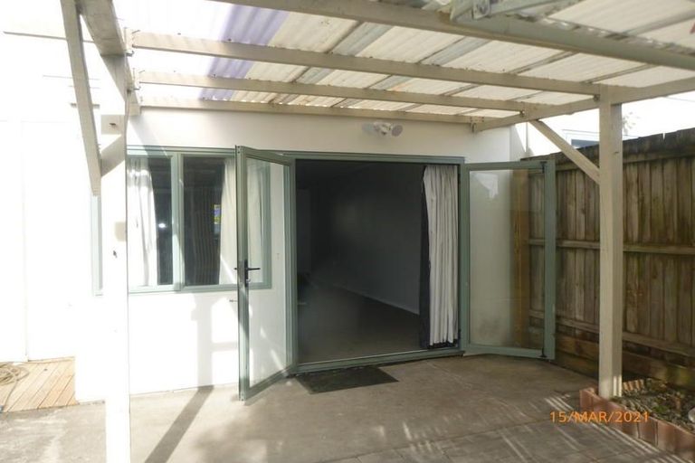 Photo of property in 19 Stephen Avenue, Henderson, Auckland, 0610