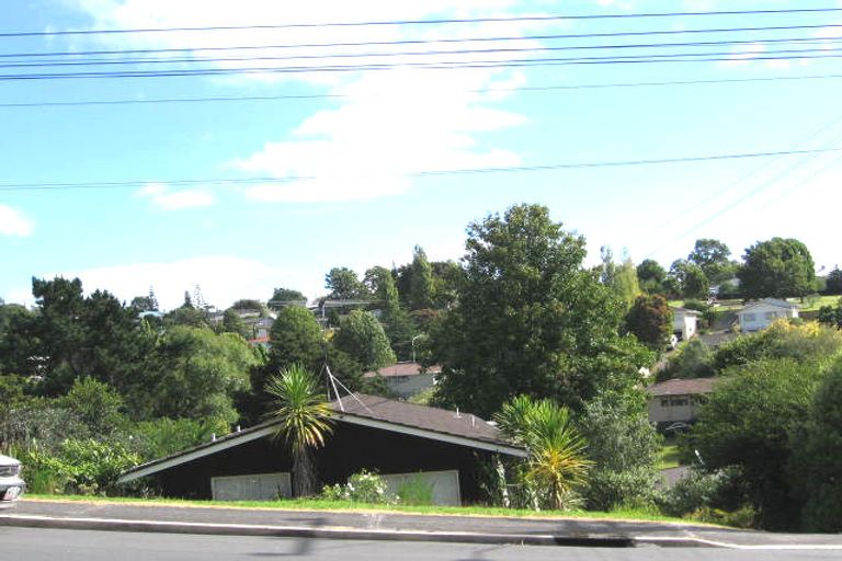 Photo of property in 2/111 Eskdale Road, Birkdale, Auckland, 0626