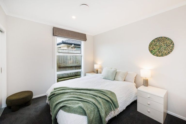 Photo of property in 16 Cyprus Place, Fitzherbert, Palmerston North, 4410