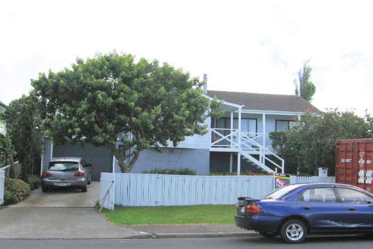 Photo of property in 41 Solar Road, Glen Eden, Auckland, 0602