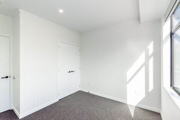 Photo of property in 42 Parkwood Avenue, Westgate, Auckland, 0614
