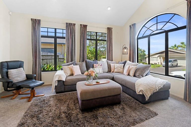 Photo of property in 24 Coventry Way, Long Bay, Auckland, 0630