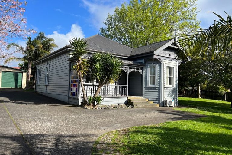 Photo of property in 44 Lynwood Road, New Lynn, Auckland, 0600