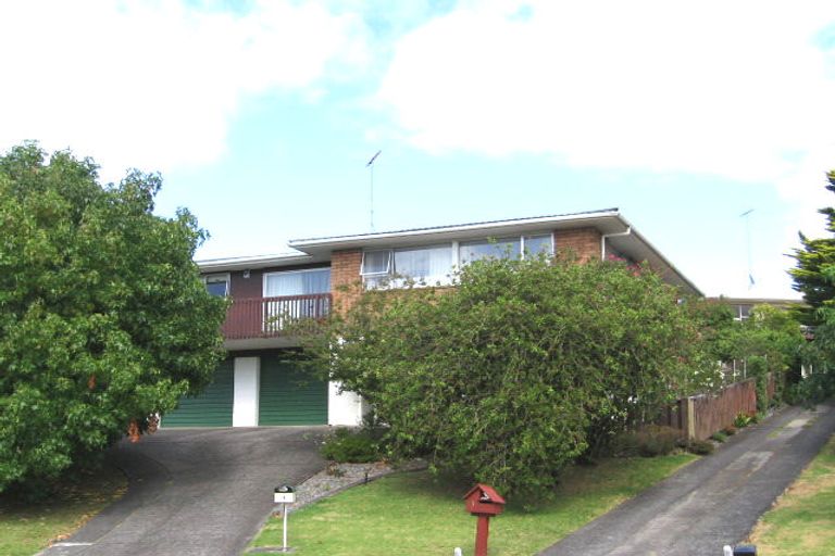 Photo of property in 4 Prestige Place, Castor Bay, Auckland, 0620