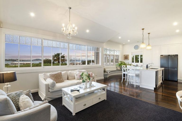 Photo of property in 1 Milton Road, Northcote Point, Auckland, 0627