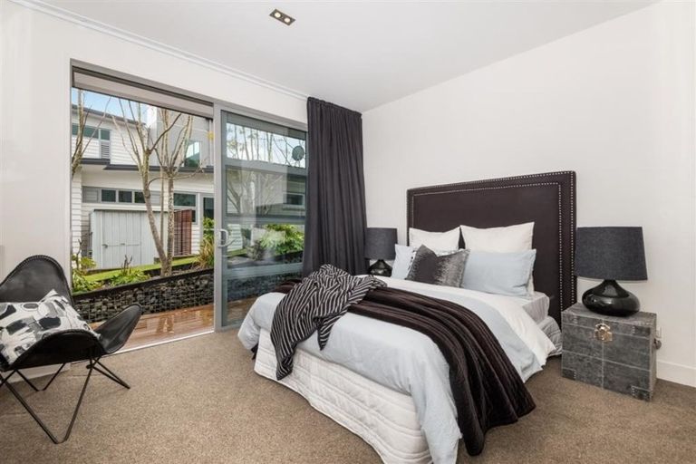 Photo of property in 6 Kerema Way, Schnapper Rock, Auckland, 0632