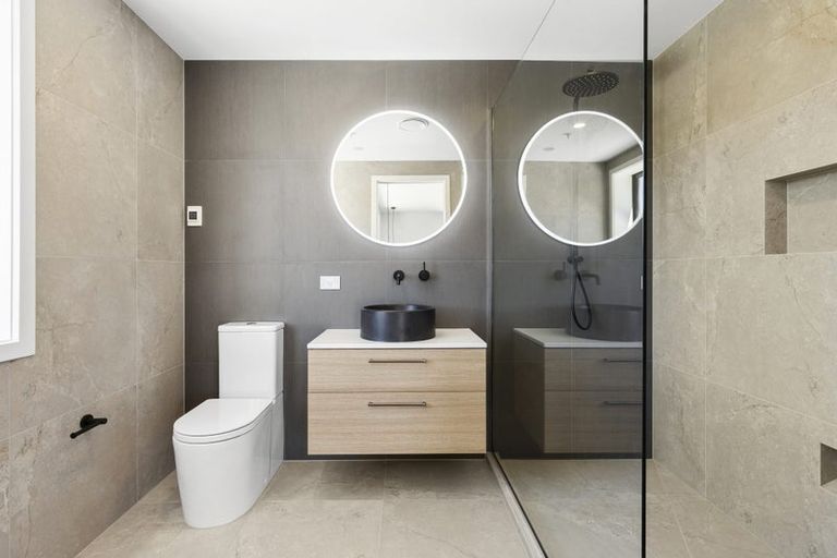 Photo of property in 71 Haven Road, Nelson, 7010