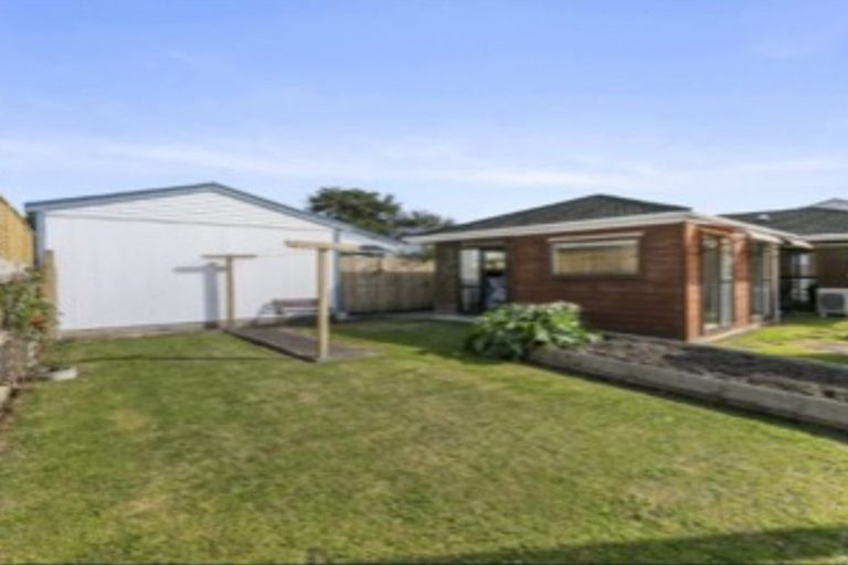 Photo of property in 29a Hardy Street, Waterloo, Lower Hutt, 5011