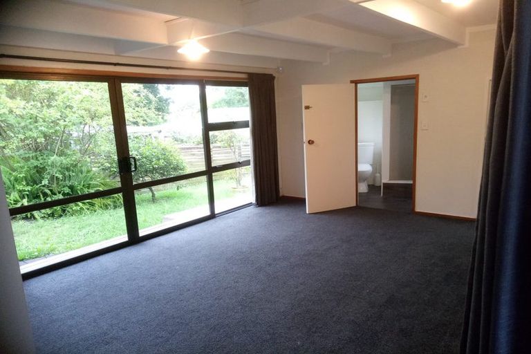 Photo of property in 4 Evans Road, Glen Eden, Auckland, 0602