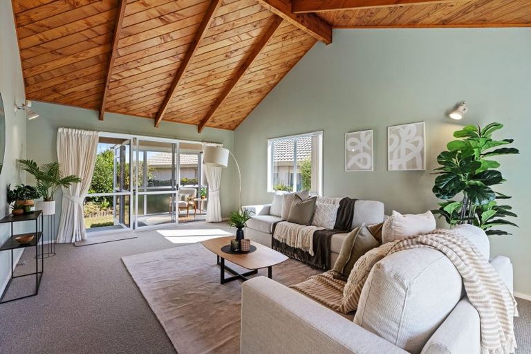 Photo of property in 33 Russley Drive, Mount Maunganui, 3116