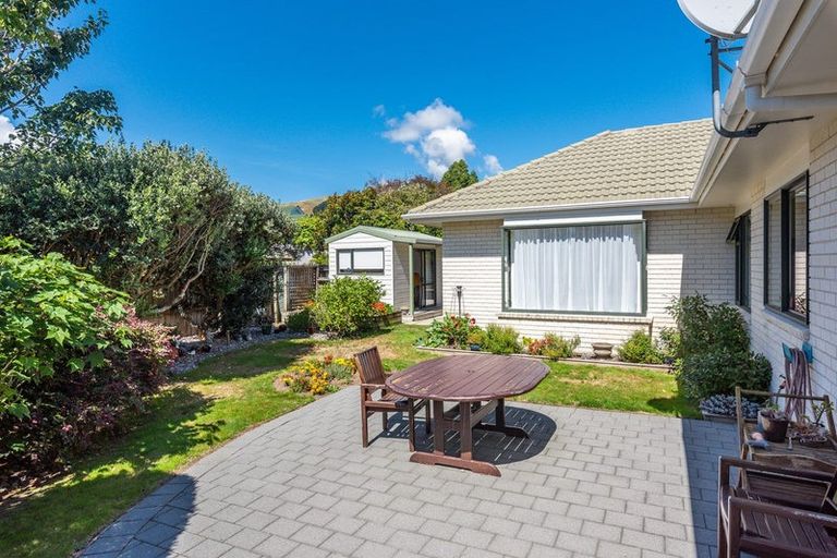 Photo of property in 4 Maple Lane, Waikanae, 5036