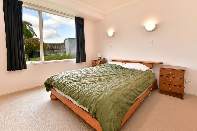 Photo of property in 63 Cabeleigh Drive, Helensville, 0800