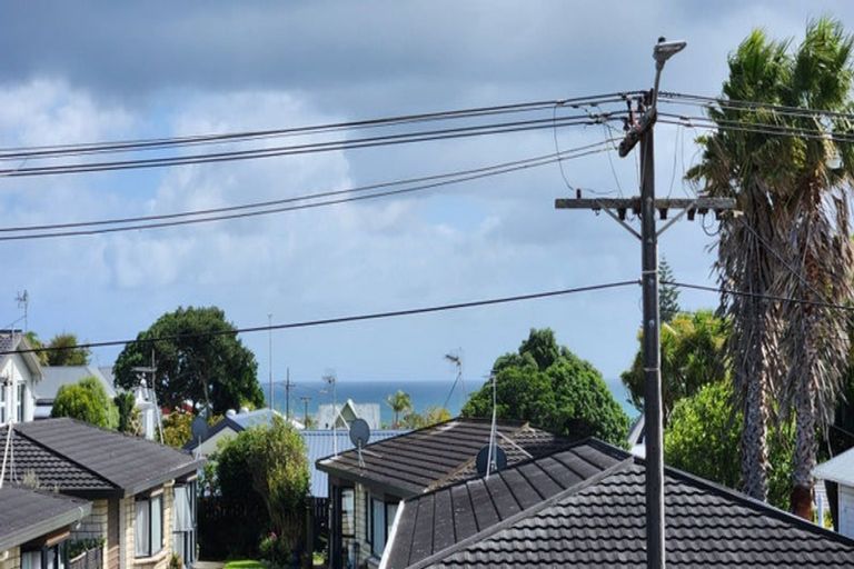 Photo of property in 1/246 Courtenay Street, Strandon, New Plymouth, 4312