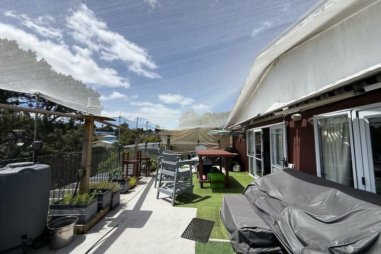 Photo of property in 27 Glendene Avenue, Glendene, Auckland, 0602