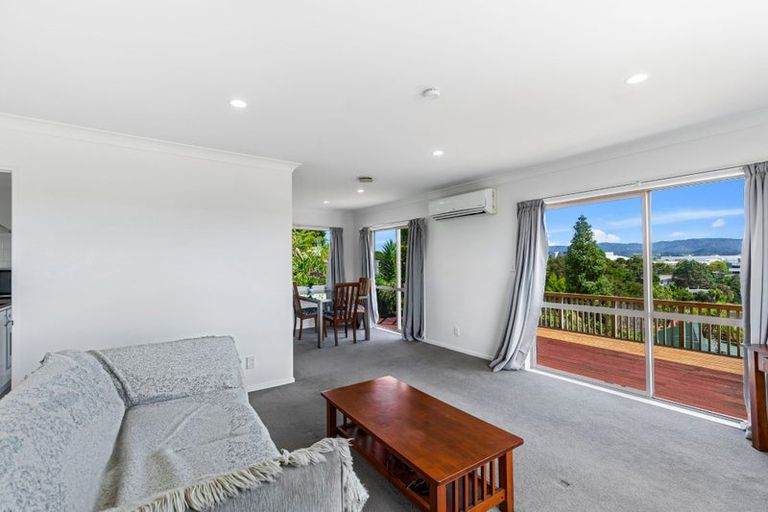 Photo of property in 35e Edmonton Road, Henderson, Auckland, 0612