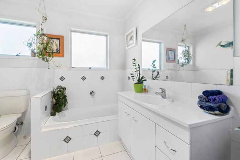 Photo of property in 368 Whangaparaoa Road, Stanmore Bay, Whangaparaoa, 0932
