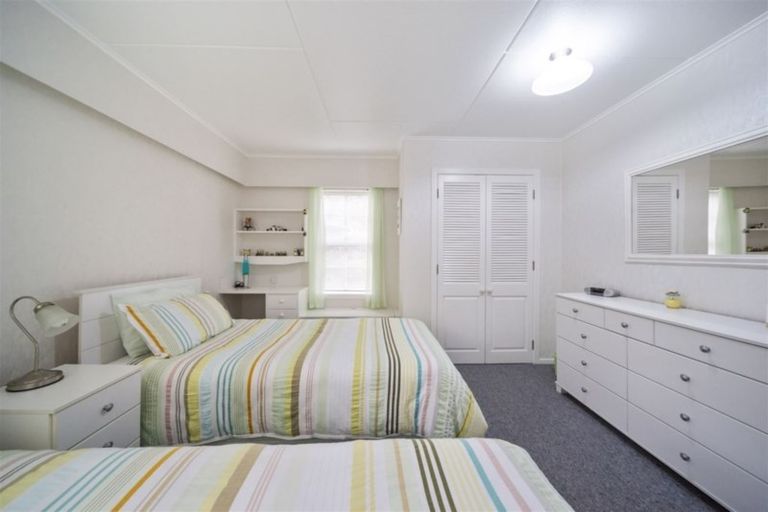 Photo of property in 2 Ropata Street, Hawera, 4610