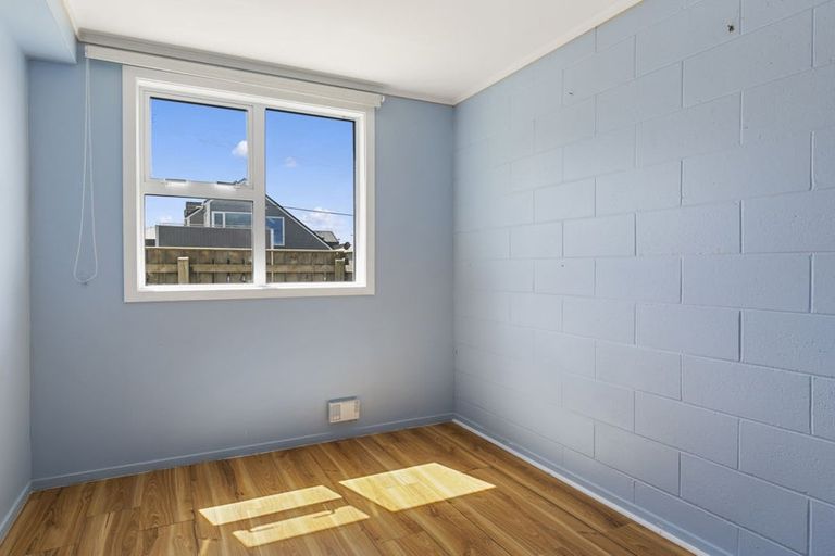 Photo of property in 102u1 Lyall Parade, Lyall Bay, Wellington, 6022