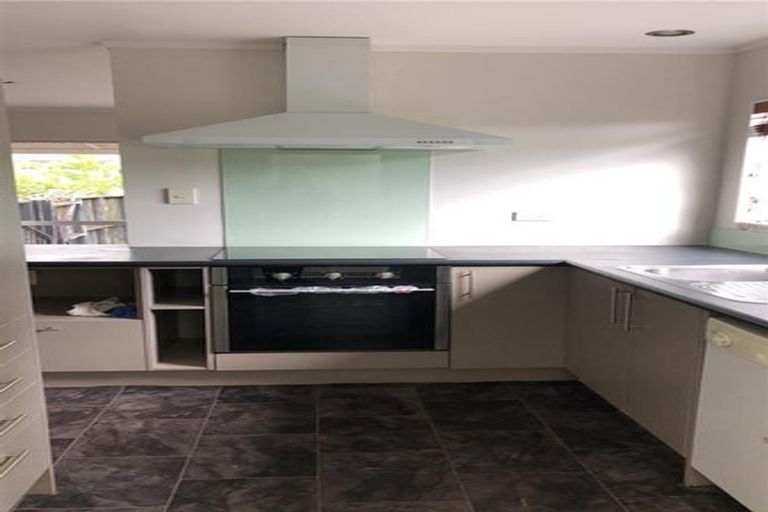 Photo of property in 61 Hassan Drive, Massey, Auckland, 0614