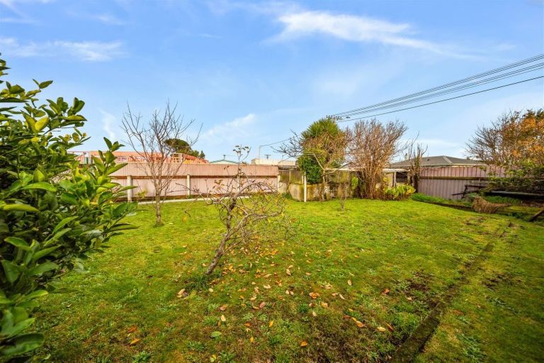 Photo of property in 14 Iredale Road, Hawera, 4610