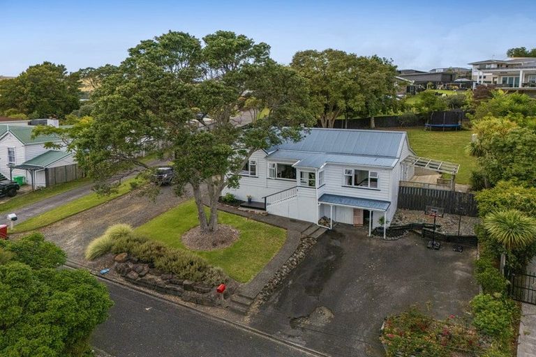 Photo of property in 3 Gow Street, Helensville, 0800