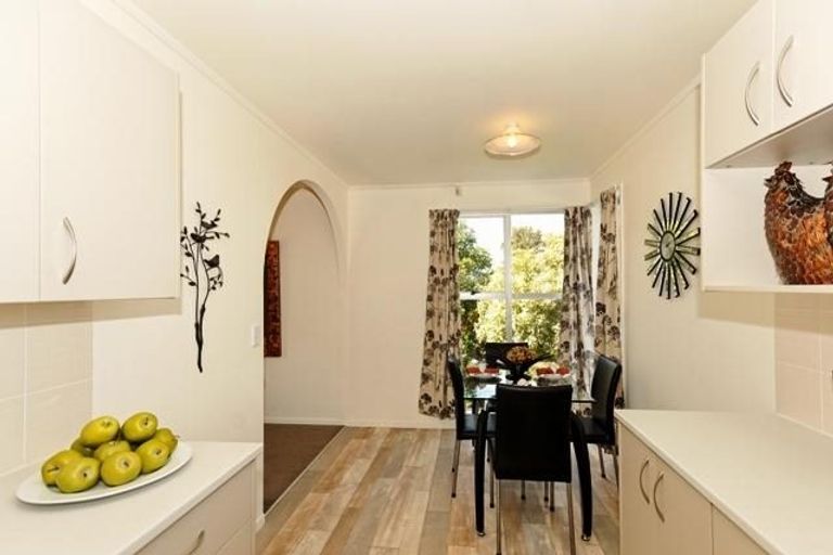 Photo of property in 7 Kemp Road, Massey, Auckland, 0614